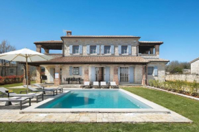 Rustic Villa Caltha with a pool